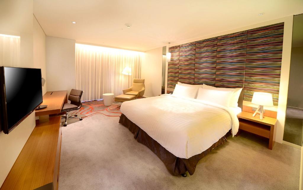Fleurlis Hotel Hsinchu City Exterior photo